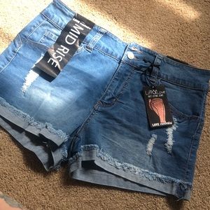 Fashion Nova Love-revival butt lifting jeans